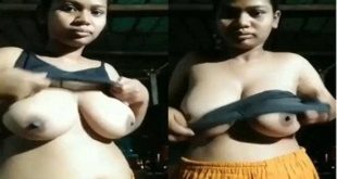 Village Girl Showing Her HugeBoobs