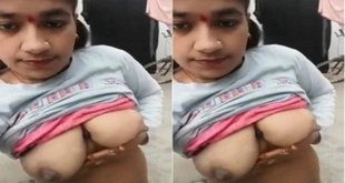 Desi Girl Shows Her Boobs And Pussy