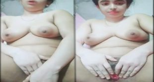 Beautiful Horny Bhabi Fingering