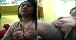 Horny Bhabi Fingering