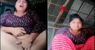 Horny Village Bhabi Fingering