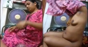 Mature Bhabhi Giving